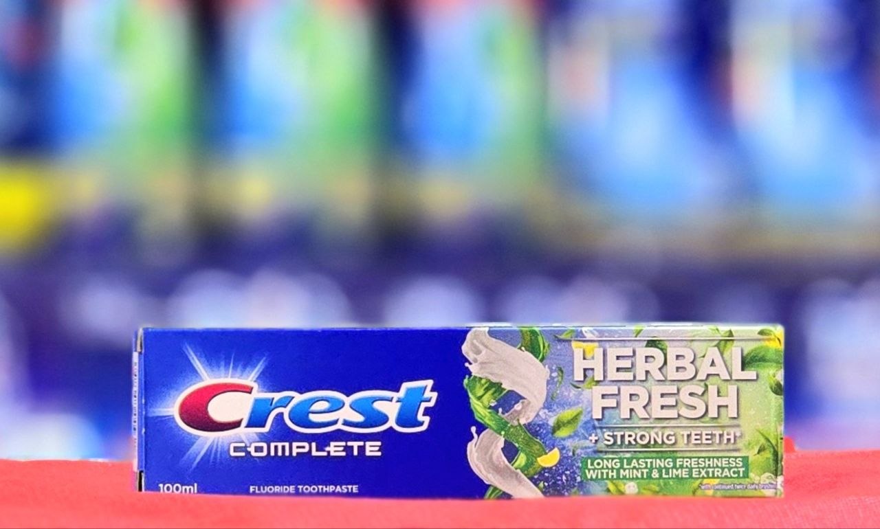 خمیر دندان کرست کومبلیت مدل Herbal fresh حجم 100میل